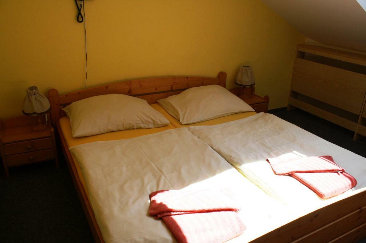 Hotel Posta Cerny Dul Exterior photo